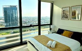 Free Parking Private Room In Docklands - Amazing View - Shared Washroom - Homestay With Host